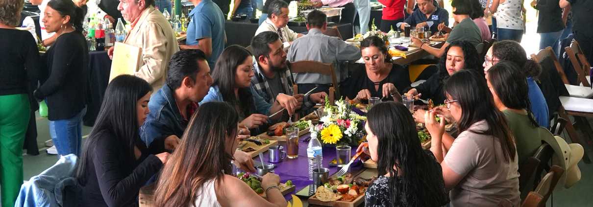 5 razones para elegir una parrillada gourmet para reuniones empresariales