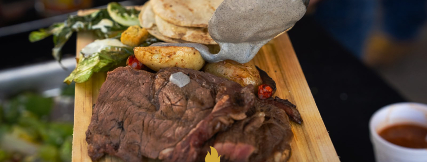 ¿Qué incluye un servicio de parrillada a domicilio para eventos?